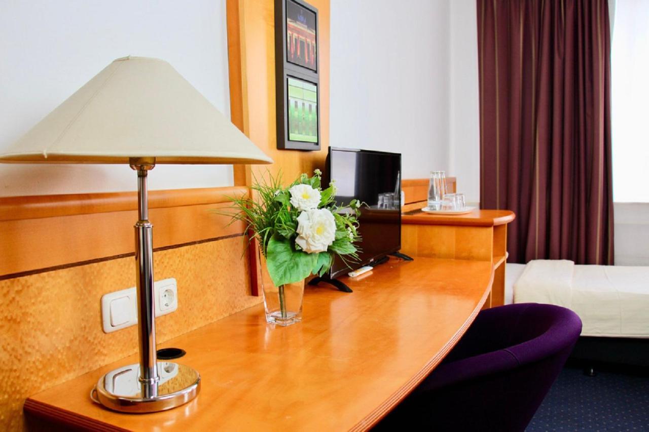 Parkhotel Viktoria Velten Bagian luar foto