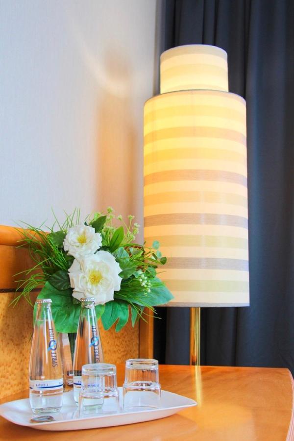 Parkhotel Viktoria Velten Bagian luar foto