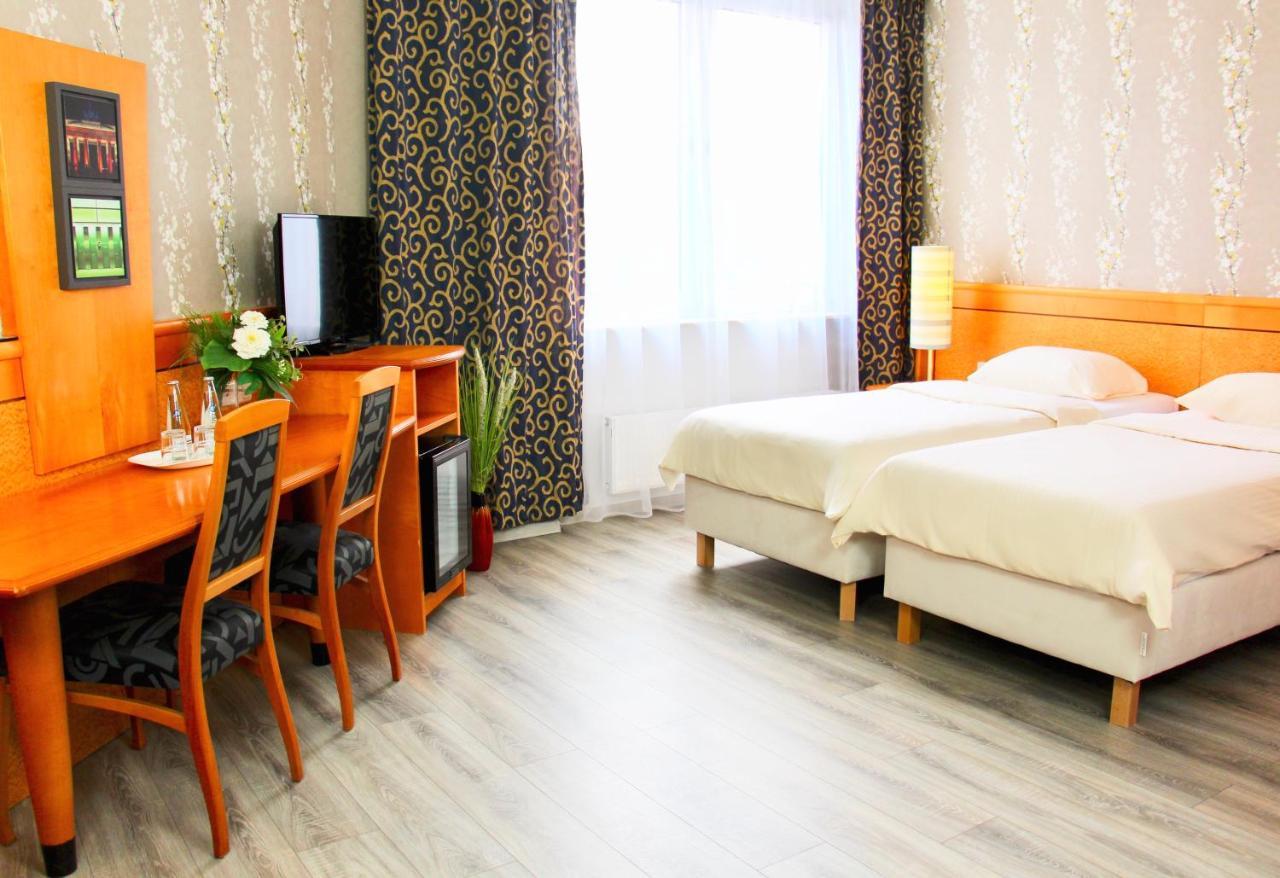 Parkhotel Viktoria Velten Bagian luar foto