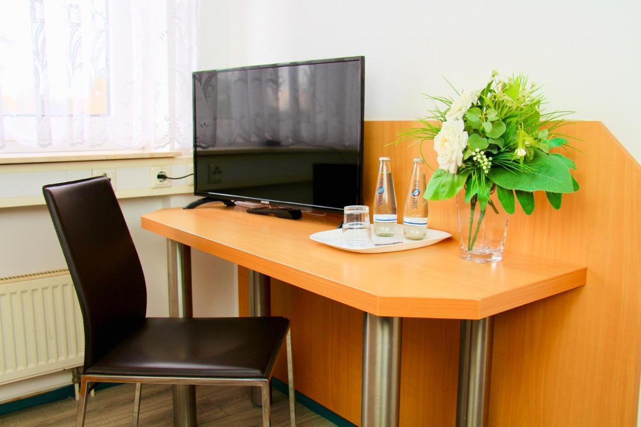 Parkhotel Viktoria Velten Bagian luar foto