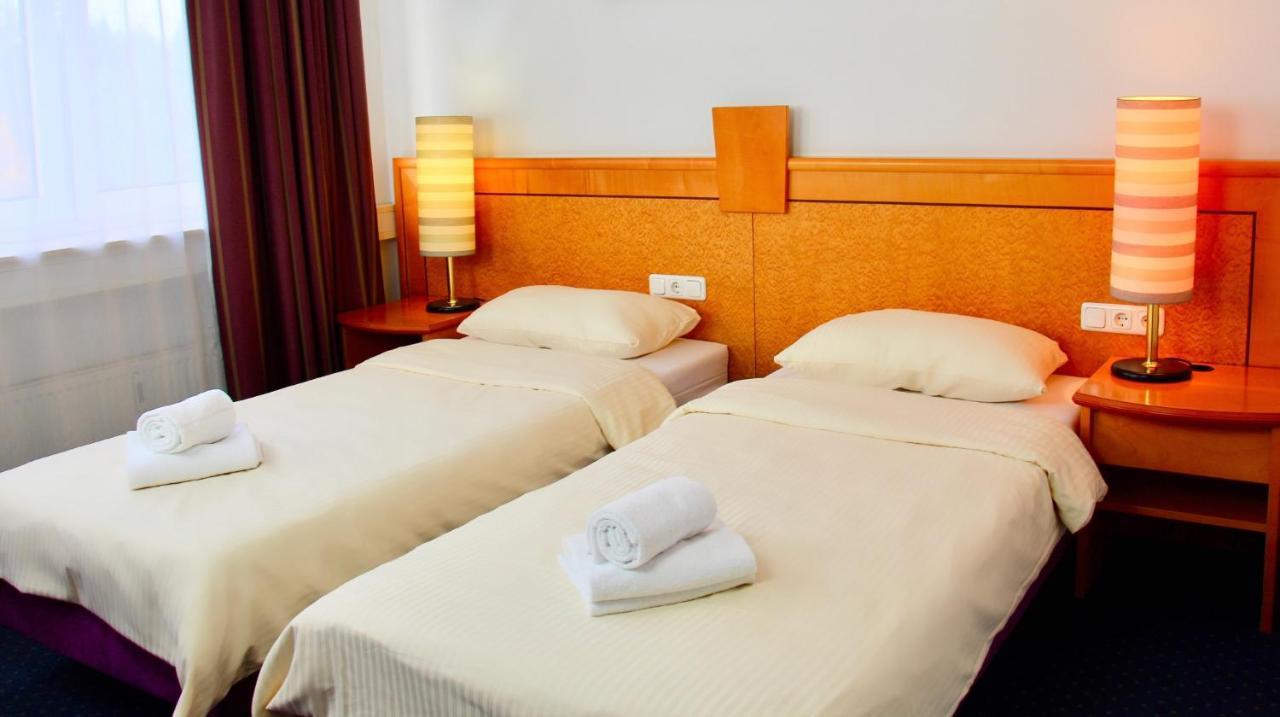 Parkhotel Viktoria Velten Bagian luar foto