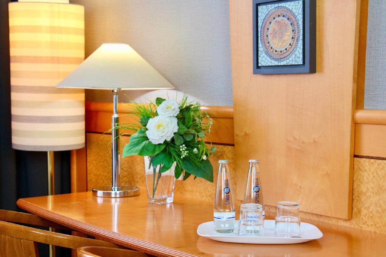 Parkhotel Viktoria Velten Bagian luar foto