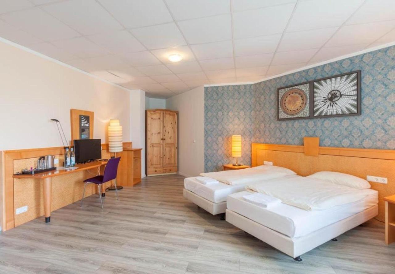 Parkhotel Viktoria Velten Ruang foto